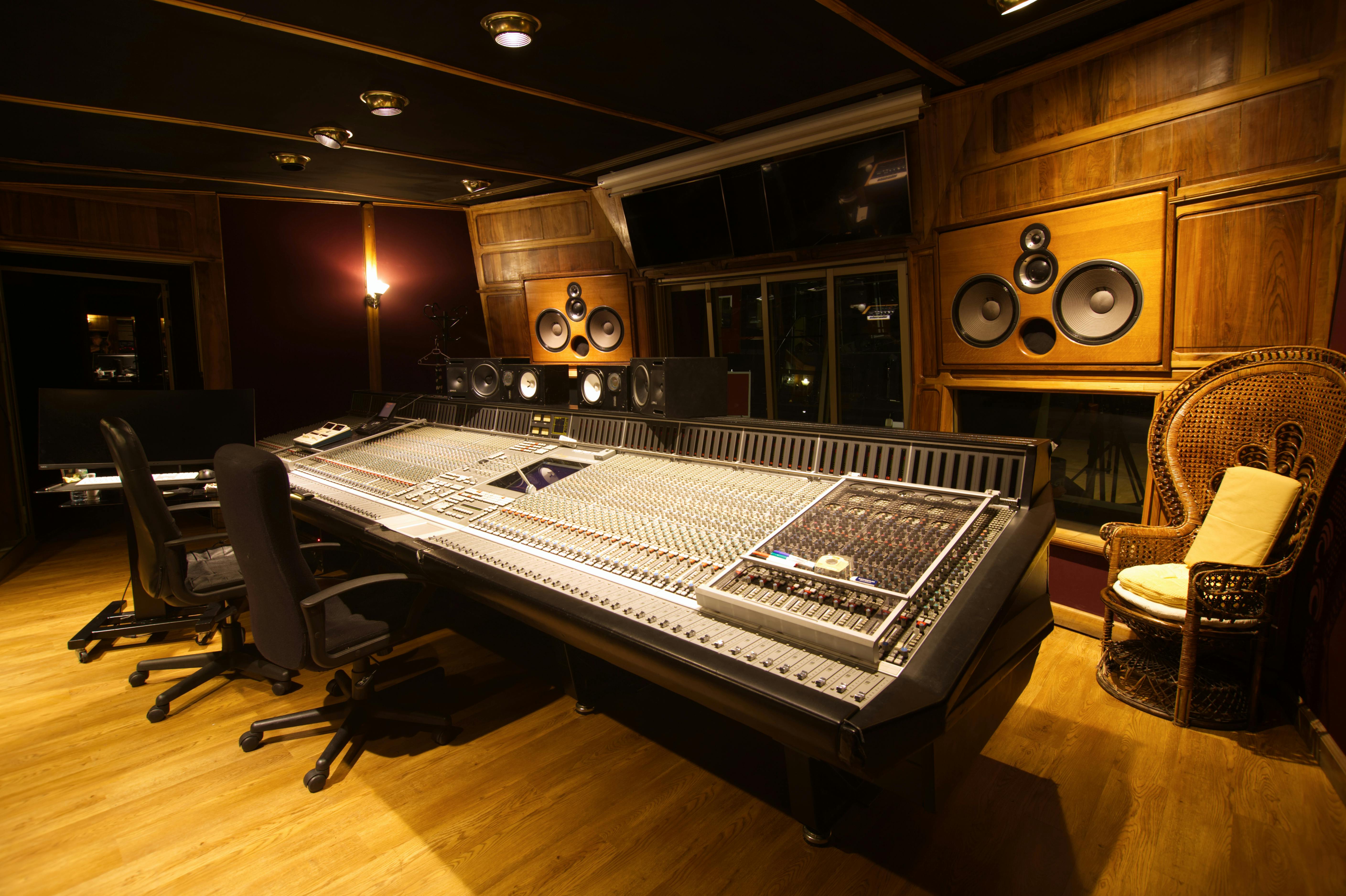 STUDIO BEYOND